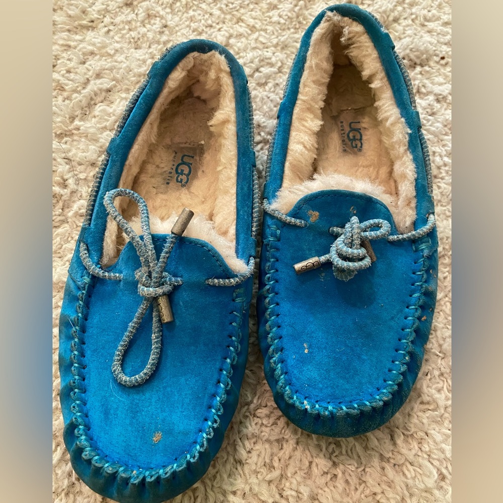 Blue UGG slippers women’s size 6